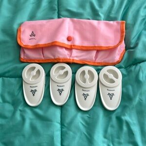 GUC Namastay Clips-set of 4 with carrying bag